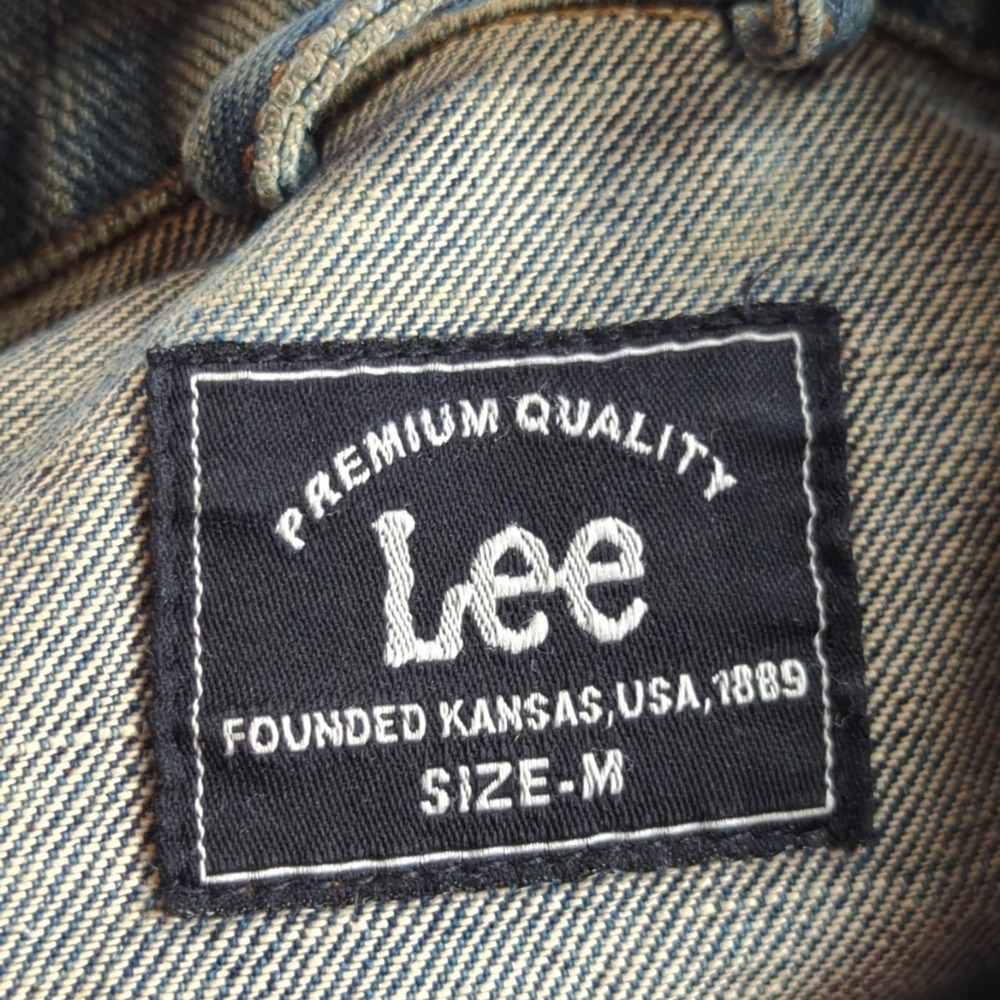 Lee Denim Jacket Womens Medium Blue Trucker Jean Coat Faded Distressed Cotton - Picture 5 of 11
